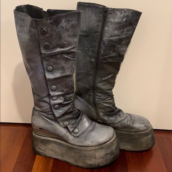 Custom boots - Picture 1 of 8